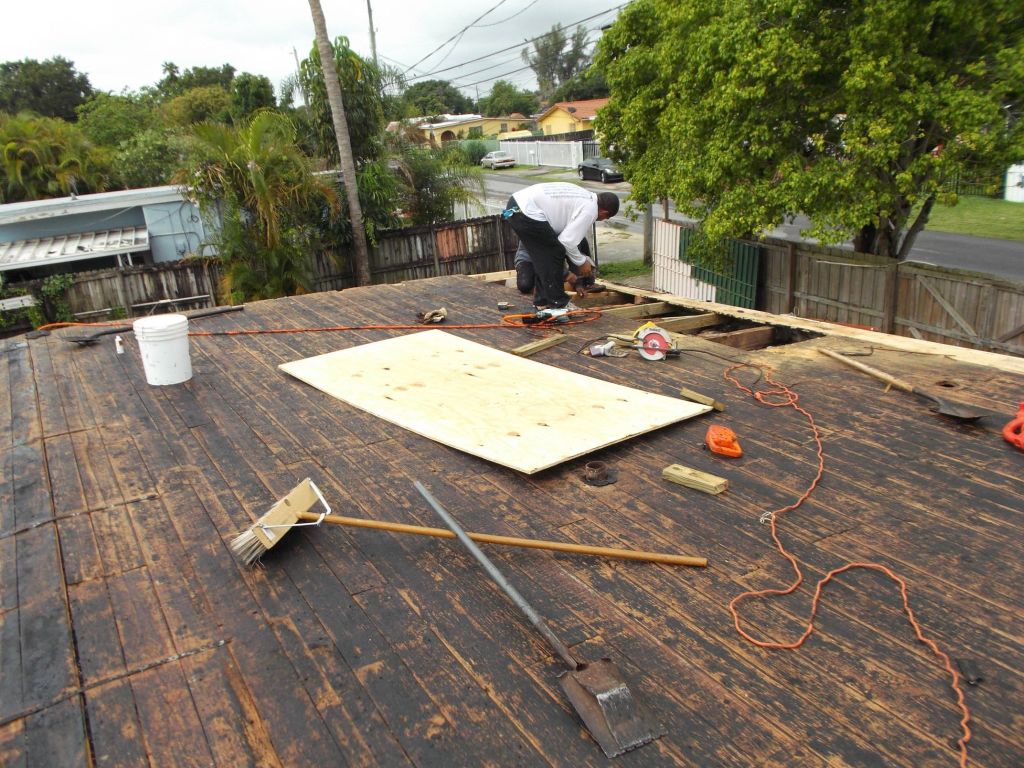 Roof Leak Repairs in Englewood, FL 34223